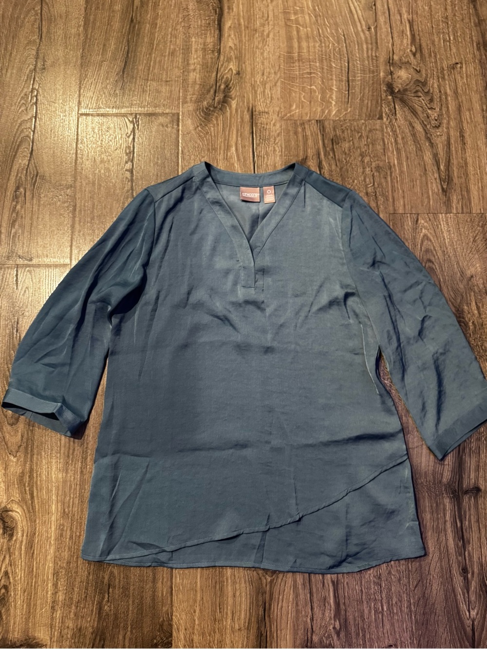 Chicos women size 0 small Slate Blue Henley Tunic Shirt